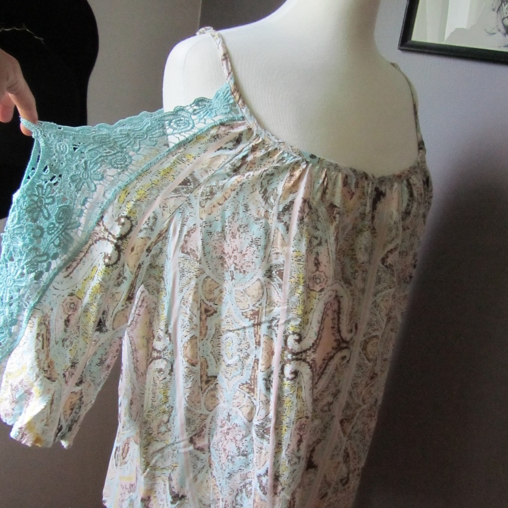 cold shoulder, lacy trim blouse